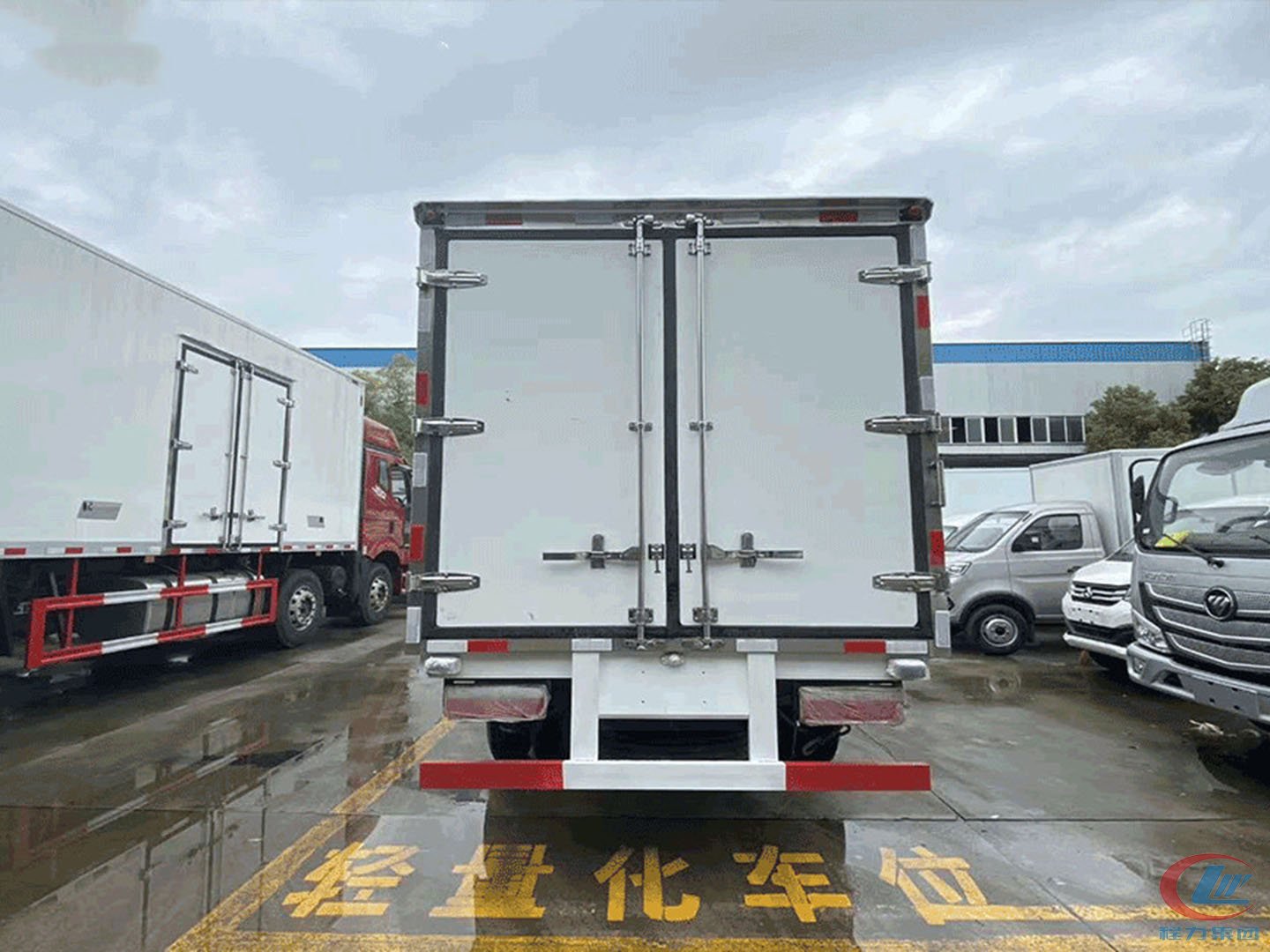 国六东风福瑞卡F6冷藏车